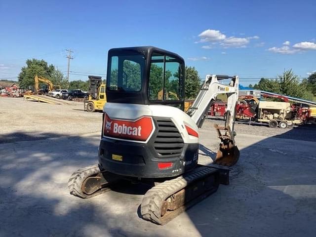 Image of Bobcat E35 equipment image 3
