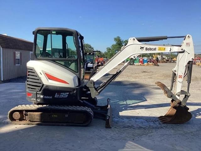 Image of Bobcat E35 equipment image 4