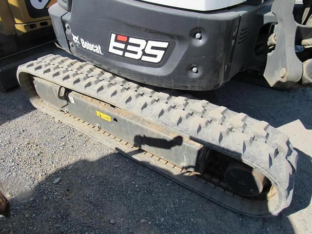 Image of Bobcat E35 equipment image 4