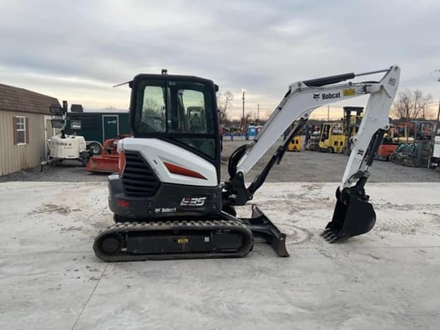 Image of Bobcat E35i equipment image 4