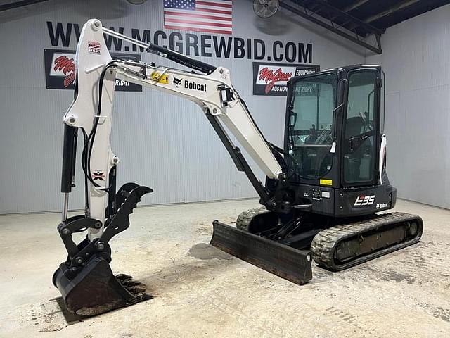 Image of Bobcat E35i equipment image 1