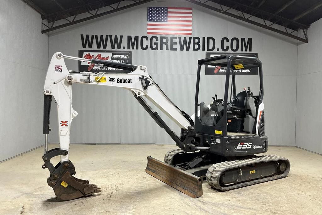 Main image Bobcat E35i