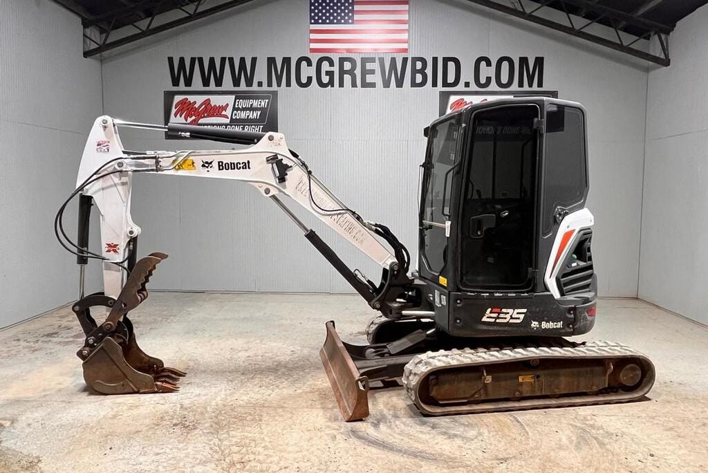 Main image Bobcat E35i