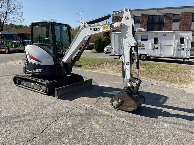 Image of Bobcat E35i equipment image 2