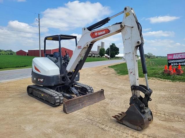 Image of Bobcat E42 equipment image 4