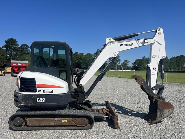 Image of Bobcat E42 equipment image 4
