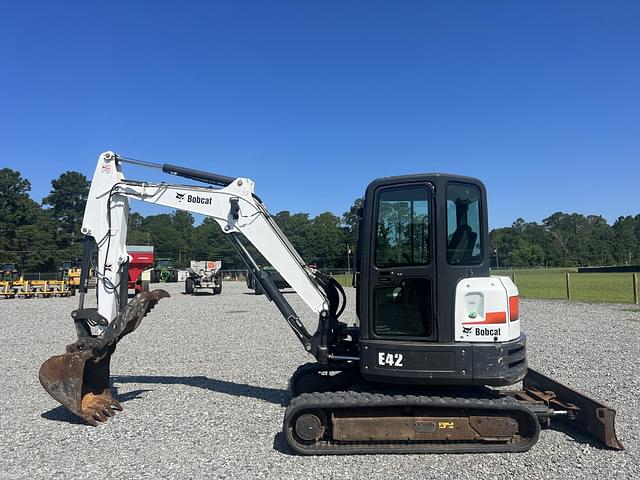 Image of Bobcat E42 equipment image 1