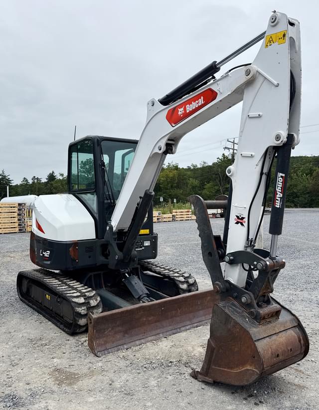 Image of Bobcat E42 equipment image 4
