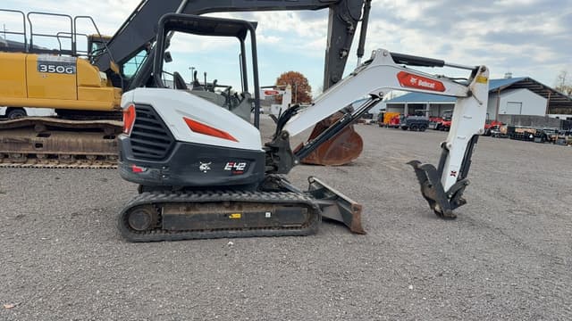 Image of Bobcat E42 equipment image 3