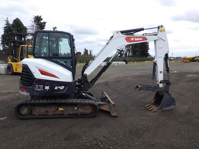 Image of Bobcat E42 equipment image 2