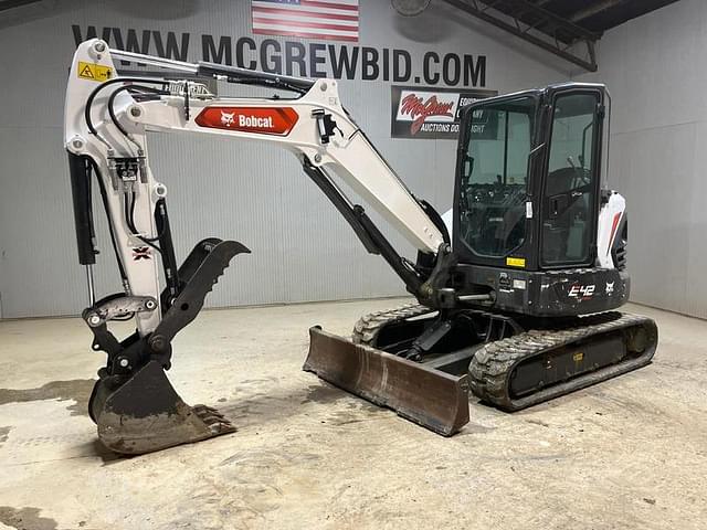 Image of Bobcat E42 equipment image 1