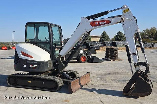 Image of Bobcat E42 equipment image 3