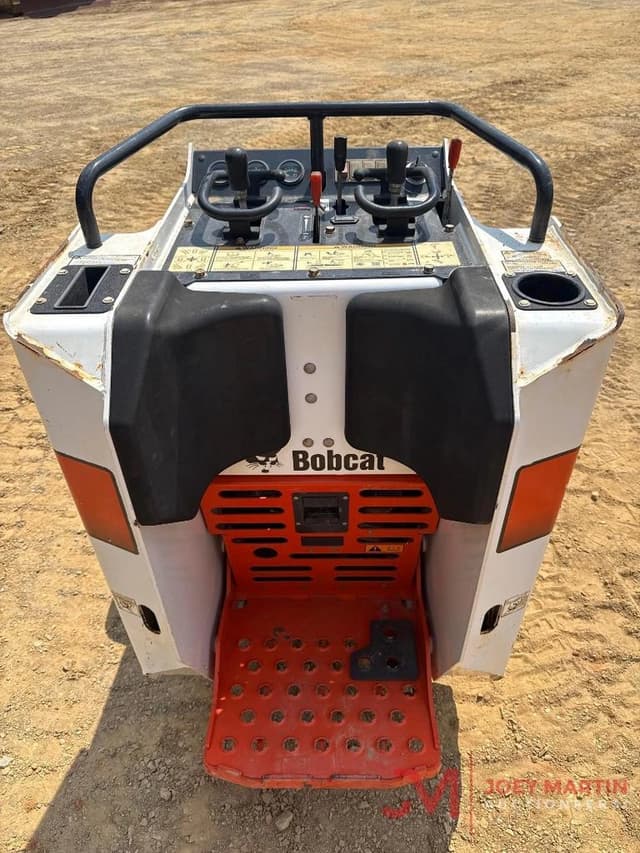 Image of Bobcat MT85 equipment image 3