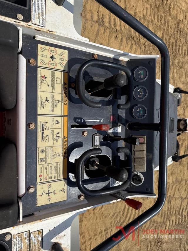 Image of Bobcat MT85 equipment image 4