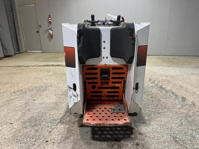 Image of Bobcat MT85 equipment image 3