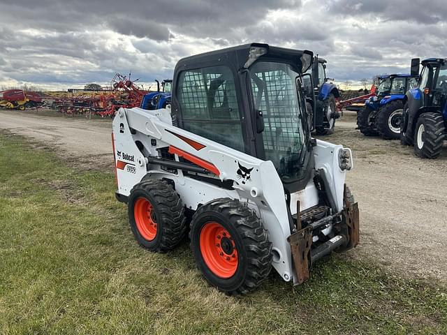 Image of Bobcat S550 equipment image 4