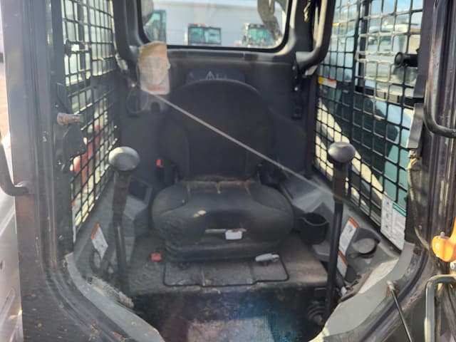 Image of Bobcat S570 equipment image 4