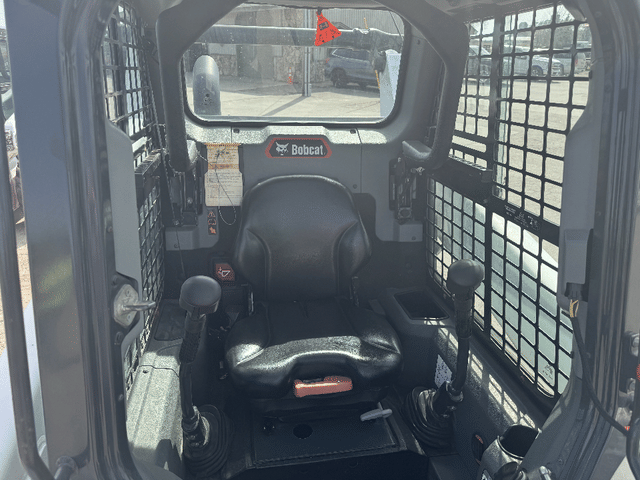 Image of Bobcat S64 equipment image 4