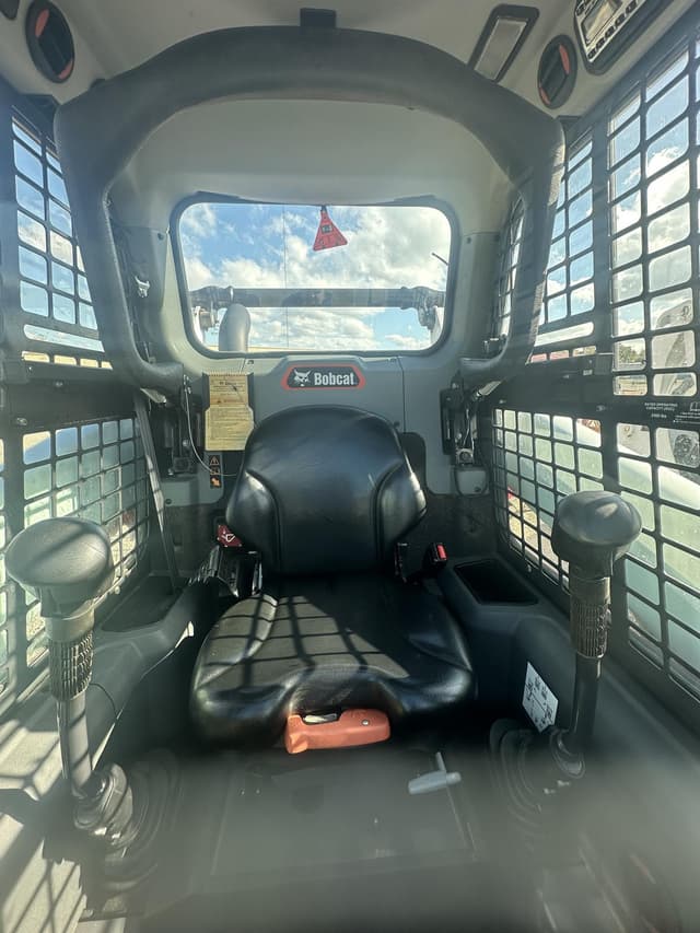 Image of Bobcat S66 equipment image 2