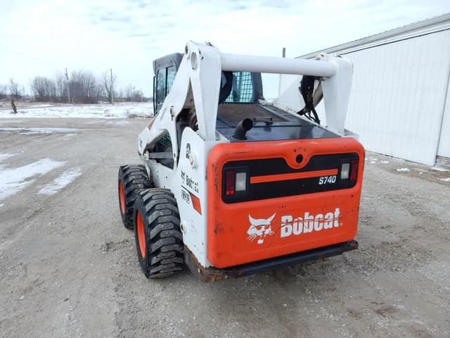 Image of Bobcat S740 equipment image 3