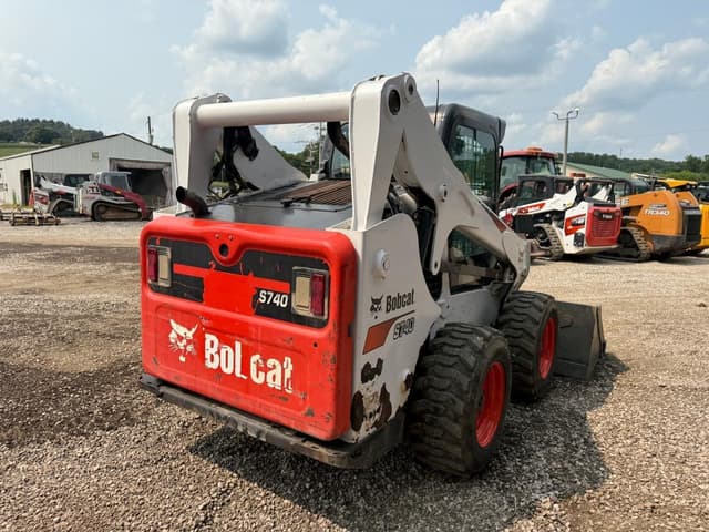 Image of Bobcat S740 equipment image 3