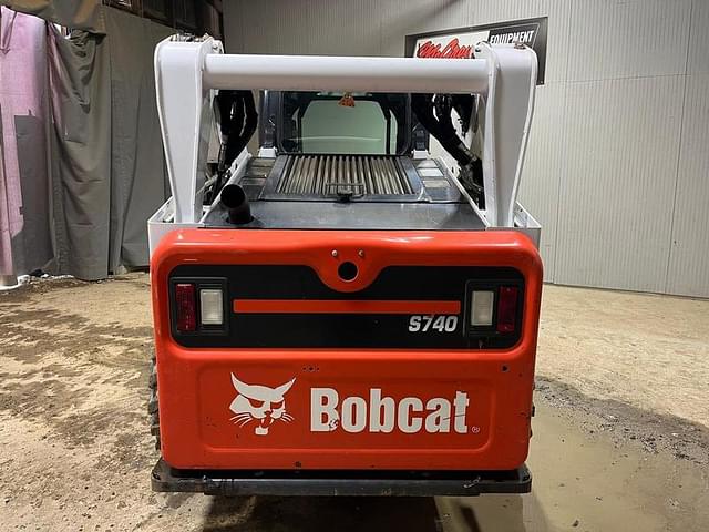 Image of Bobcat S740 equipment image 3