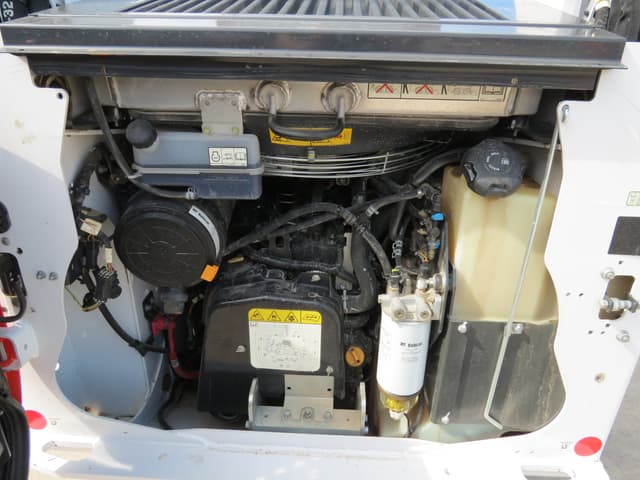 Image of Bobcat S76 equipment image 2