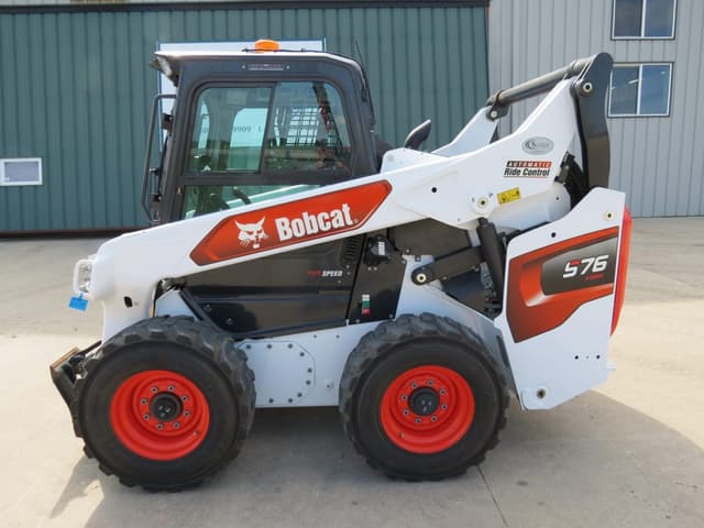 Image of Bobcat S76 equipment image 2