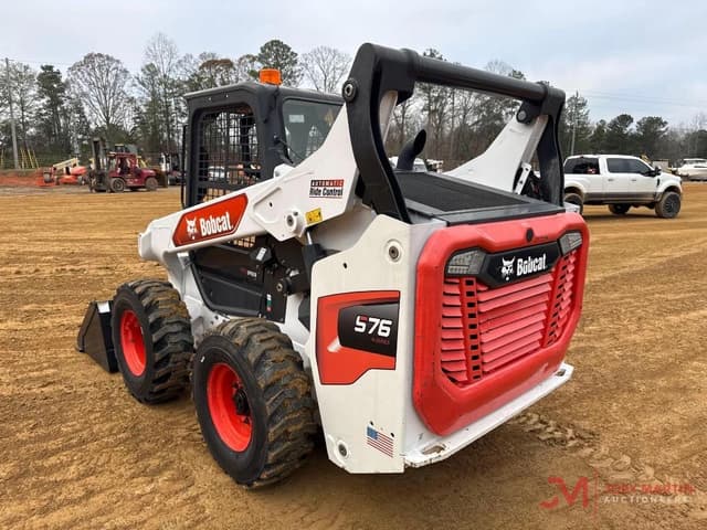 Image of Bobcat S76 equipment image 2