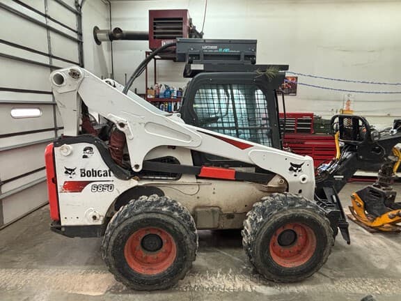 Image of Bobcat S850 equipment image 4