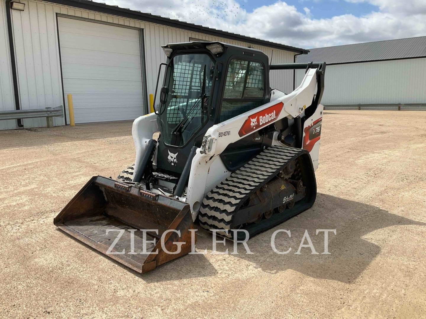 Main image Bobcat T76