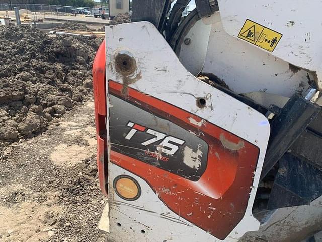 Image of Bobcat T76R equipment image 4