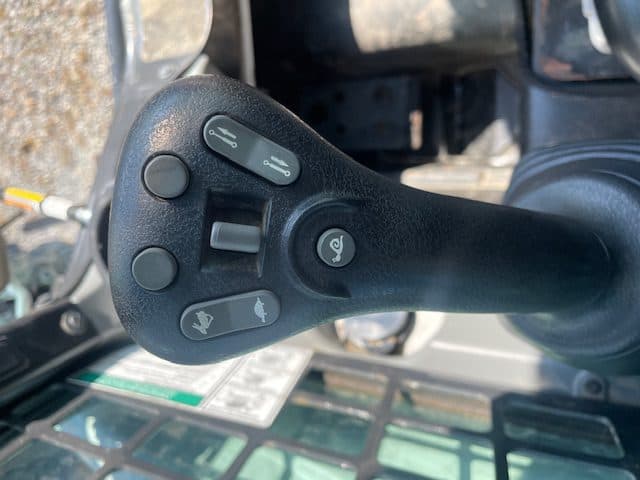 Image of Bobcat T450 equipment image 2