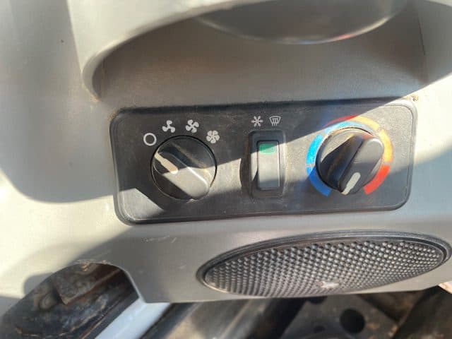 Image of Bobcat T450 equipment image 4