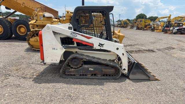 Image of Bobcat T450 equipment image 4