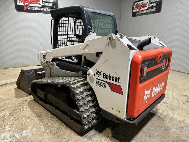 Image of Bobcat T550 equipment image 2