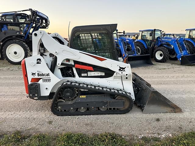 Image of Bobcat T595 equipment image 4