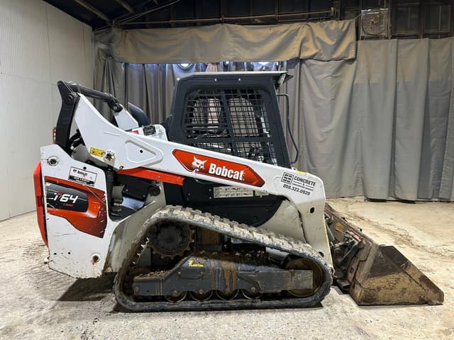 Image of Bobcat T64 equipment image 4