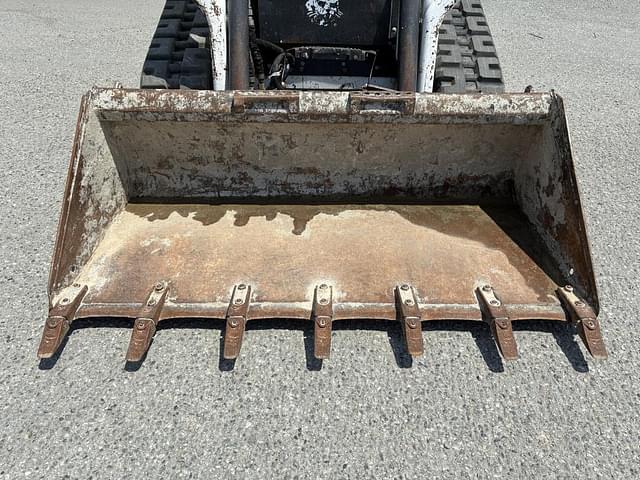 Image of Bobcat T64 equipment image 4