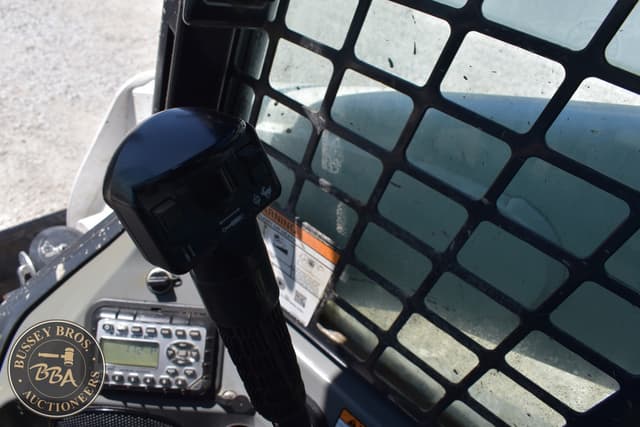 Image of Bobcat T650 equipment image 4