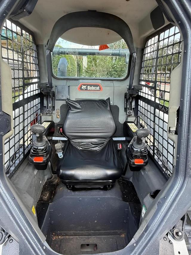 Image of Bobcat T66 equipment image 4