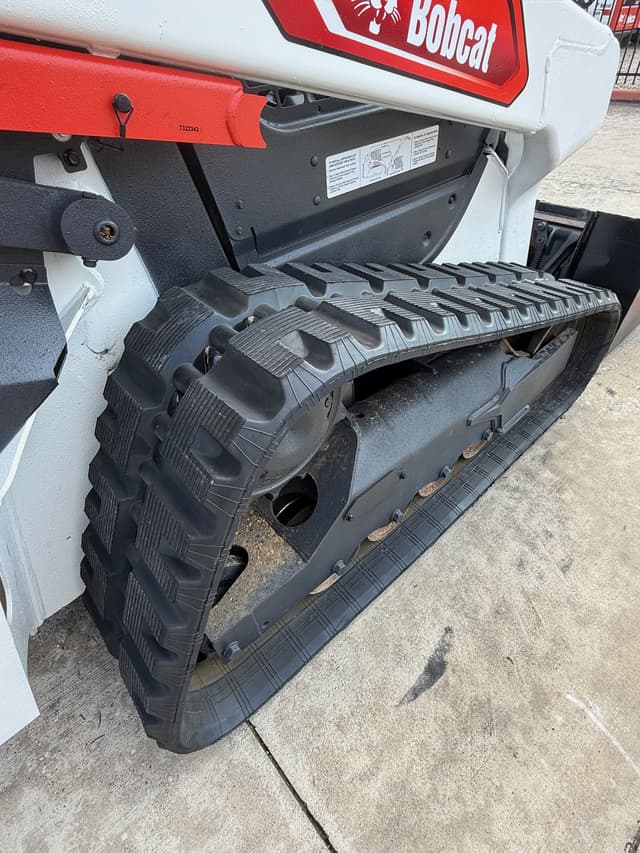 Image of Bobcat T66 equipment image 2