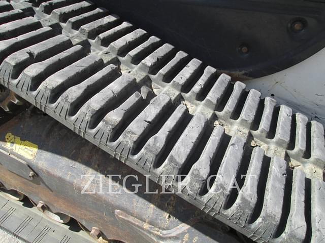 Image of Bobcat T66 equipment image 3