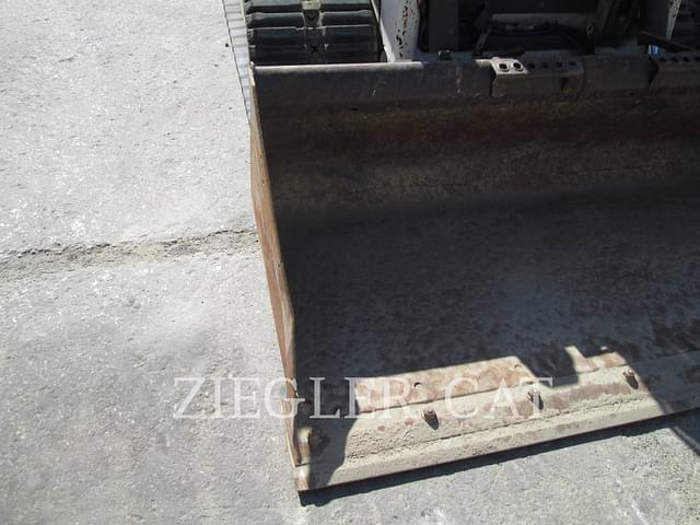 Image of Bobcat T66 equipment image 2