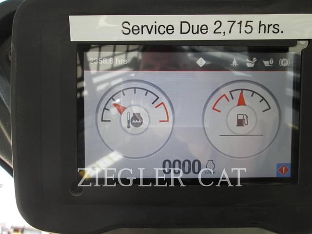 Image of Bobcat T66 equipment image 2