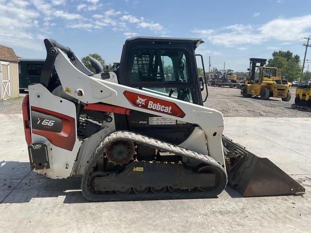 Image of Bobcat T66 equipment image 4