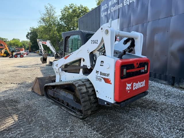 Image of Bobcat T740 equipment image 1
