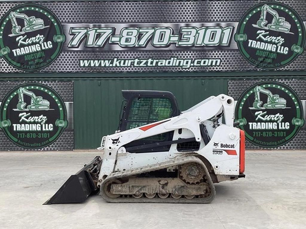 2020 Bobcat T740 Equipment Image0