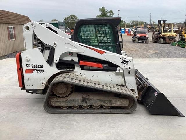 Image of Bobcat T740 equipment image 4