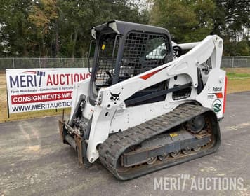 Main image Bobcat T740